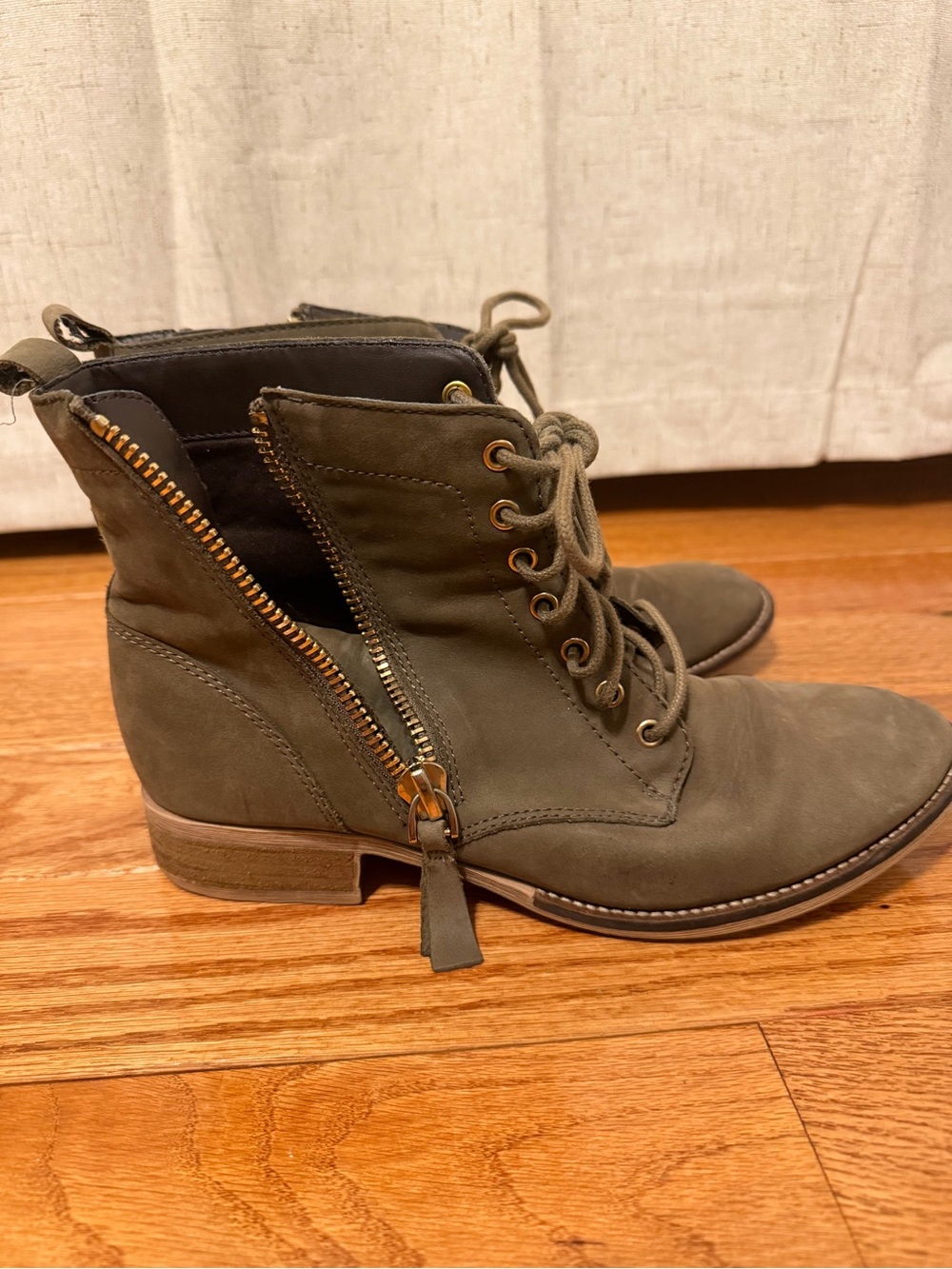 Aldo ankle zipper booties size 10